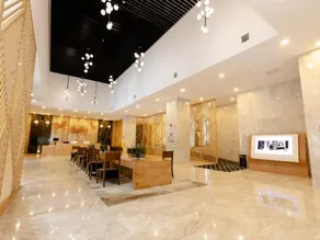 Ginkgo Queen Hotel - Image 4