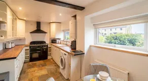 Cosy 2 Bed Terrace Peaceful Village location - Pass the Keys - Image 3