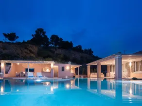Villa in Peloponnese with pool - Image 5