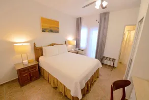 Lazy Parrot Inn - Image 2