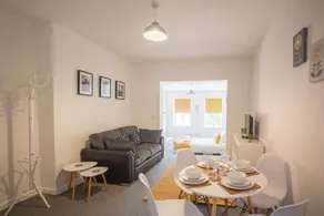 Hereford City - Victory Apartment - Modern Studio In Vibrant Popular Area of Hereford - Hosted by RENTMYHOUSE - Image 4