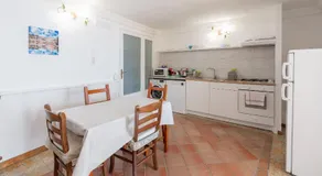 Alexa & Ella House - Image 5
