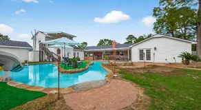 Luxury Stay Pool Firepit Game Room & BBQ - Image 4