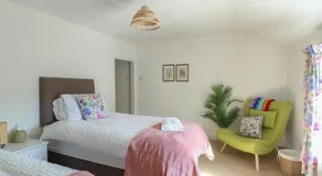 Castle Gardens Apartment - Image 2