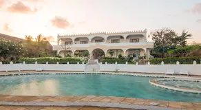 Jacaranda Beach Resort - Image 4