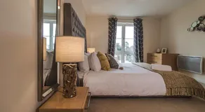 Trevelyan Court Apartments Windsor - Image 2