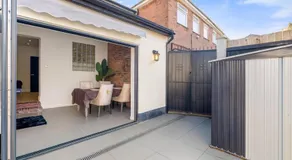 Maison Hammoud, Luxury Rooms in Wembley - Image 4