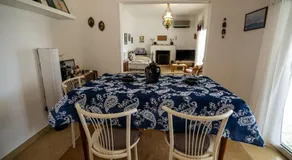 Manos Beach House Salamina - Image 3