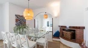Modern Algarve Villa with Heated Pool and Beach Access - Image 3