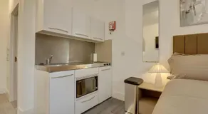 Aylward Studio Close to Gunwharf Quays - Image 4