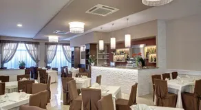 Lo Scacciapensieri Hotel & Restaurant - Image 2