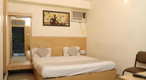 LUXURY ROOMS By HOTEL HARI PALACE - Image 3