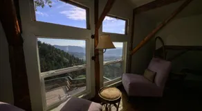 Cozy Rustic Mountain Home with Breathtaking views - Image 3