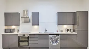 The Hideaway - Apartment 8 - Image 3
