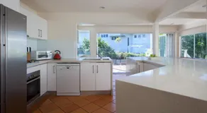 Belmore Terrace Perfect Pad Just 100 metres to the beach - Image 5