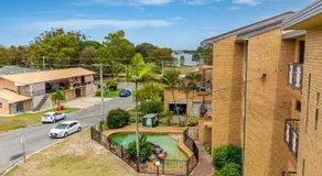 Bribie Escape, Top Floor Unit with Waterviews - Image 4