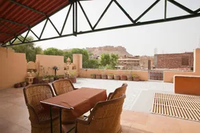 Hotel Golden City with Swimming Pool - Image 3