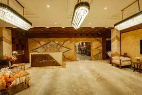 The Royal Palace - Image 5