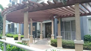 ONE PALM  TREE Classy Condotel  Across NAIA 3 - Image 4