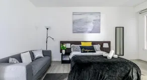 AYZ Juan de Mena - Auto check-in property - Image 2