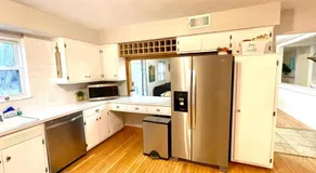 Large Private Ranch - Master Bedroom Suite with King Bed and private Bathroom - Fenced Yard - Pets & Kids Welcome - Pool Table - Image 2