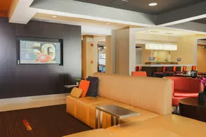 Courtyard by Marriott Flint Grand Blanc - Image 4