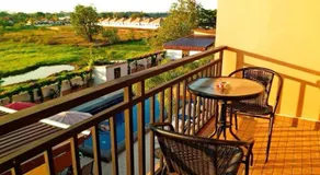 4 Palms Resort - Image 3