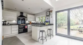 Staycation in Eton, 10 mins to Legoland & Castle - By Tempstay - Image 3
