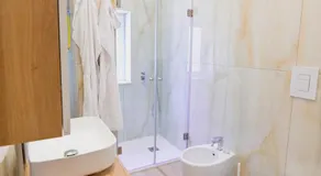 Luxury room 2 - Image 5