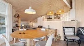 Hyggeligt Sommerhus Med Havudsigt - Image 3