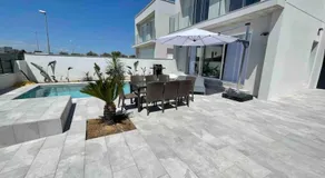 Belle villa contemporaine piscine privée - Image 5
