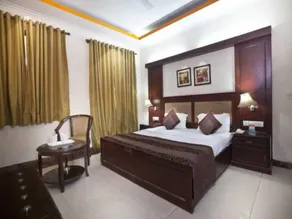 Coronet Luxurious Apartment - Image 2