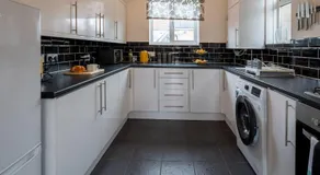 Woodland House by Cliftonvalley Apartments - Image 2
