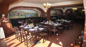West Plaza Residence - Image 2