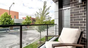 Stunning Duplex Condo #1 - Downtown River North - Image 5