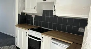 Brighton Bungalow Spacious 3BR, contractor friendly, close to University & near AMEX Stadium, parking,free WIFI,Garden & BBQ, Mobility challenged friendly - Image 3
