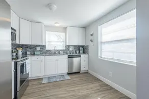 Sleeps 6 Hot Tub Fenced Yard Cozy Chic - Image 3