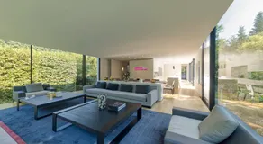 Luxurious 1000m2 Villa with Garden and Pool - Image 3