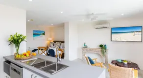 Ishtar Apartment 3 by Book Jervis Bay - Luxury Studio - Image 3