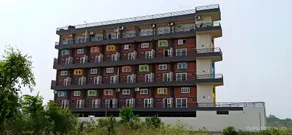 Spatii a colorful living space near Ganga - Image 3