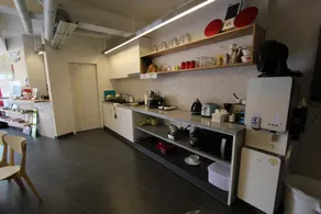 B My Guesthouse - Image 2