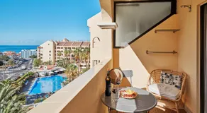 Castle Harbour Holiday Home - Image 2