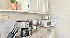 Near Downtown- Kitchen-washerdryer-parking - Image 5