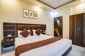 Hotel Grand Lawson IGI Airport - Image 5
