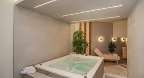 White Luxury - Image 2