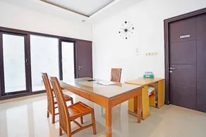 OYO 91194 Manyar Residence Syariah - Image 4