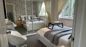 fAiRy DeLL Guesthouse 24-7 check in, cozy lockable rooms, tv, tea tray with choccies, free wifi and parking, COA, all are welcome - Image 2