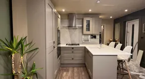 2 bedroom self catering detached outhouse with garden area - Image 2