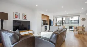 Williamstown Townhouse - Image 2