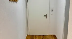 Gemütliche und geräumige 2,5 Zimmer Wohnung mit kostenlosem Parkplatz - Image 5